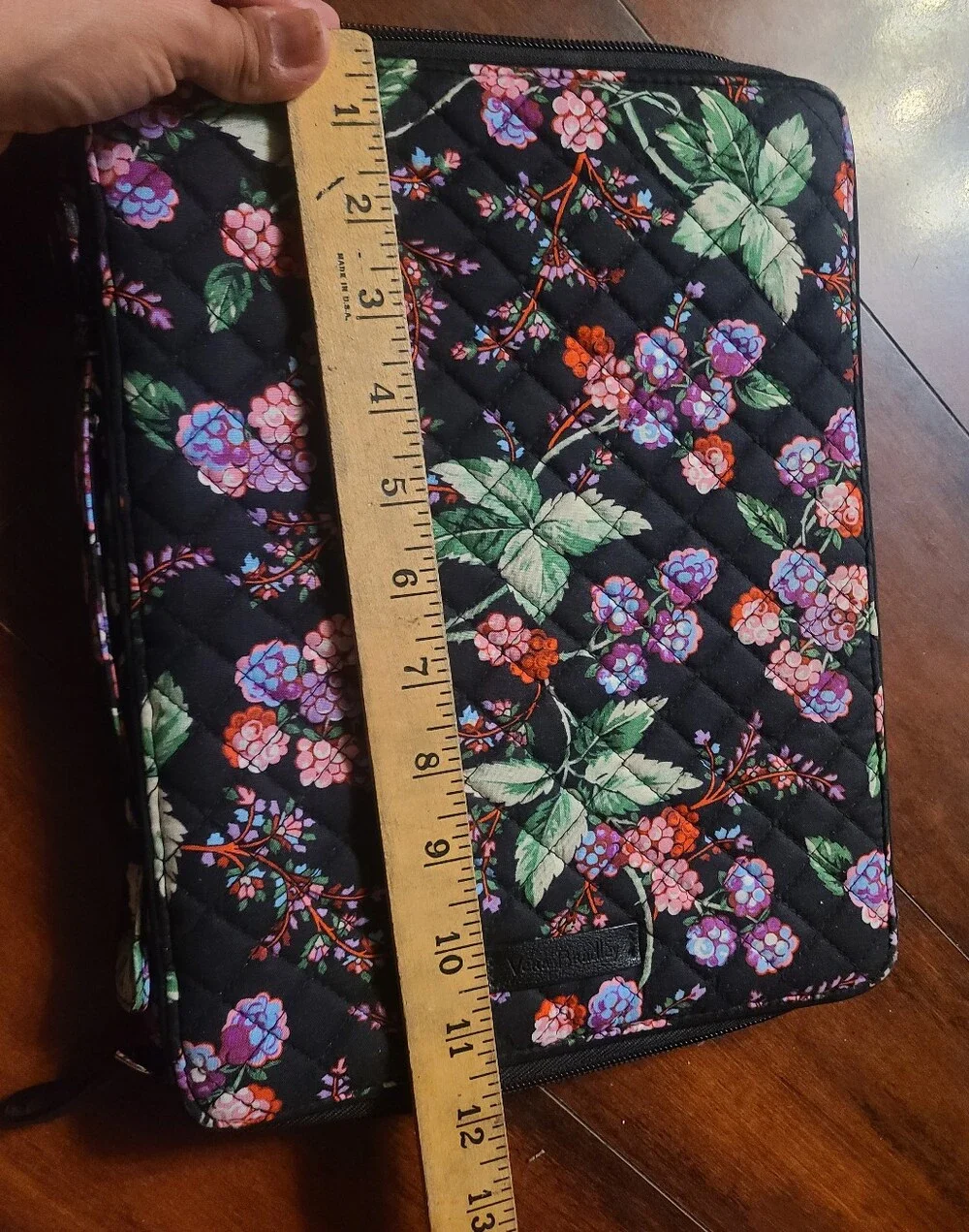 Vera Wang Tablet Case/ Organizer Quilted